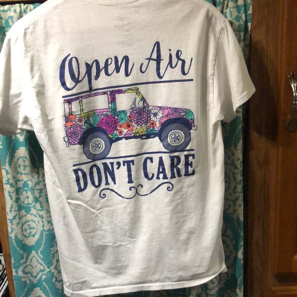 White Graphic Tee with‎ Floral Jeep Design